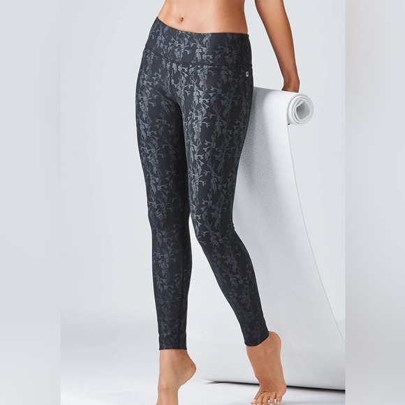Fabletics Black Petal Define PowerHold® Mid-Rise Legging Size L - Picture 1 of 12